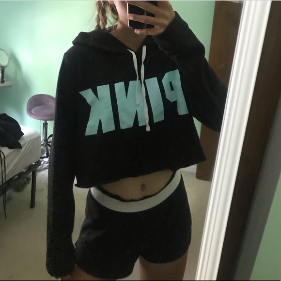 Black cropped hoodie from pink - Picture 3 of 5